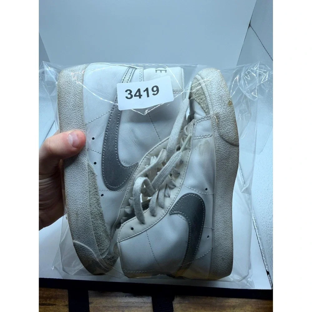 Nike Blazer Mid '77 CZ1055-112 Womens 8 Sneakers White‎ Silver Leather Shoes